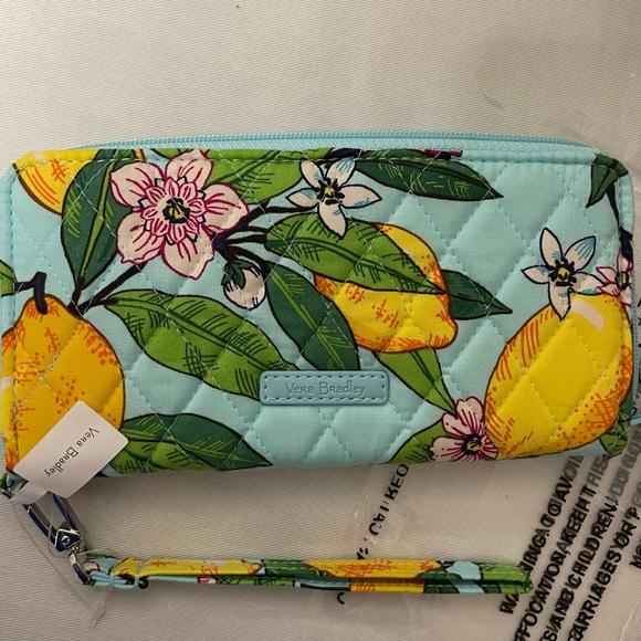 Brand New Vera Bradley RFID Accordion Wristlet in Lemon Grove 🍋🍋🍋 - Picture 8 of 9